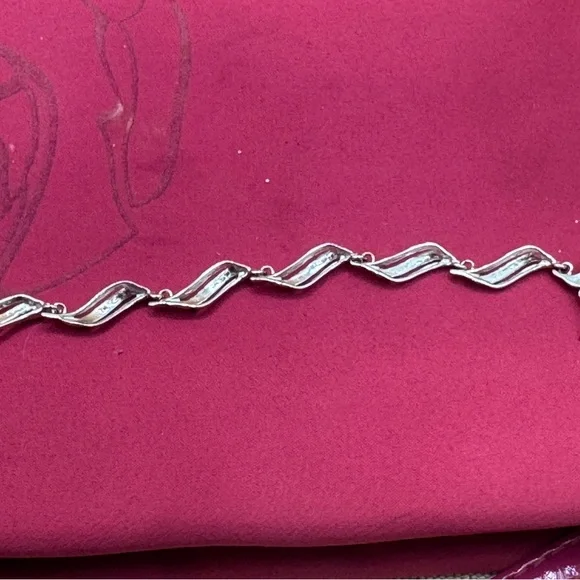 Real natural diamond on sterling silver 7.5” Kay jeweler bracelet - Picture 17 of 17